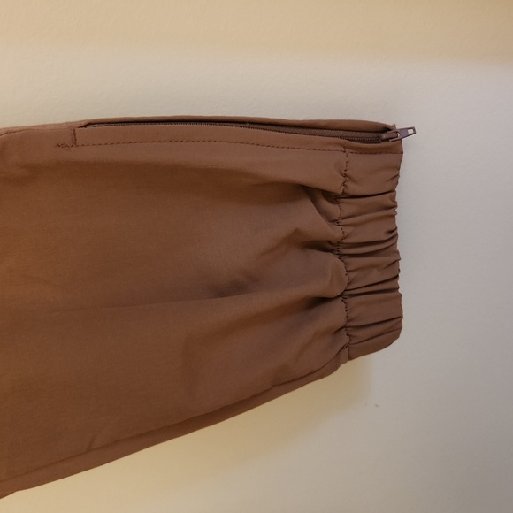 Old Navy High-Waisted All Seasons Stretch Tech Water Repellent Joggers ** Tall - Picture 6 of 6